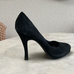 Size 9.5 BCBGeneration black suede pumps